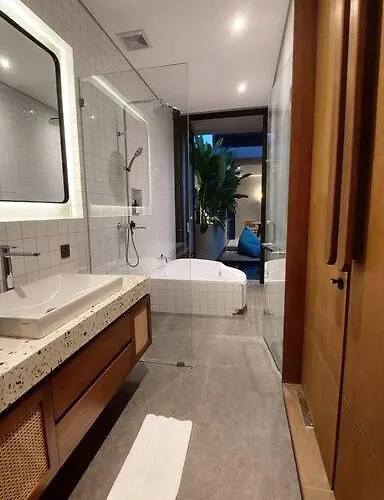 Akhila 4 - 1 Bedroom Modern Tropical At The Heart Of Villa Seminyak