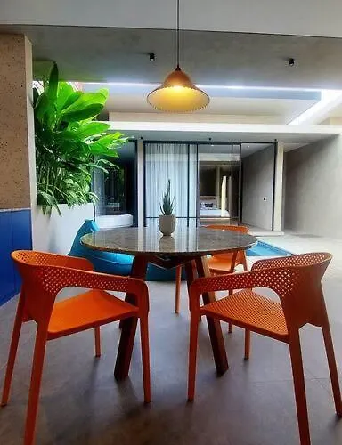 Akhila 4 - 1 Bedroom Modern Tropical At The Heart Of Villa *